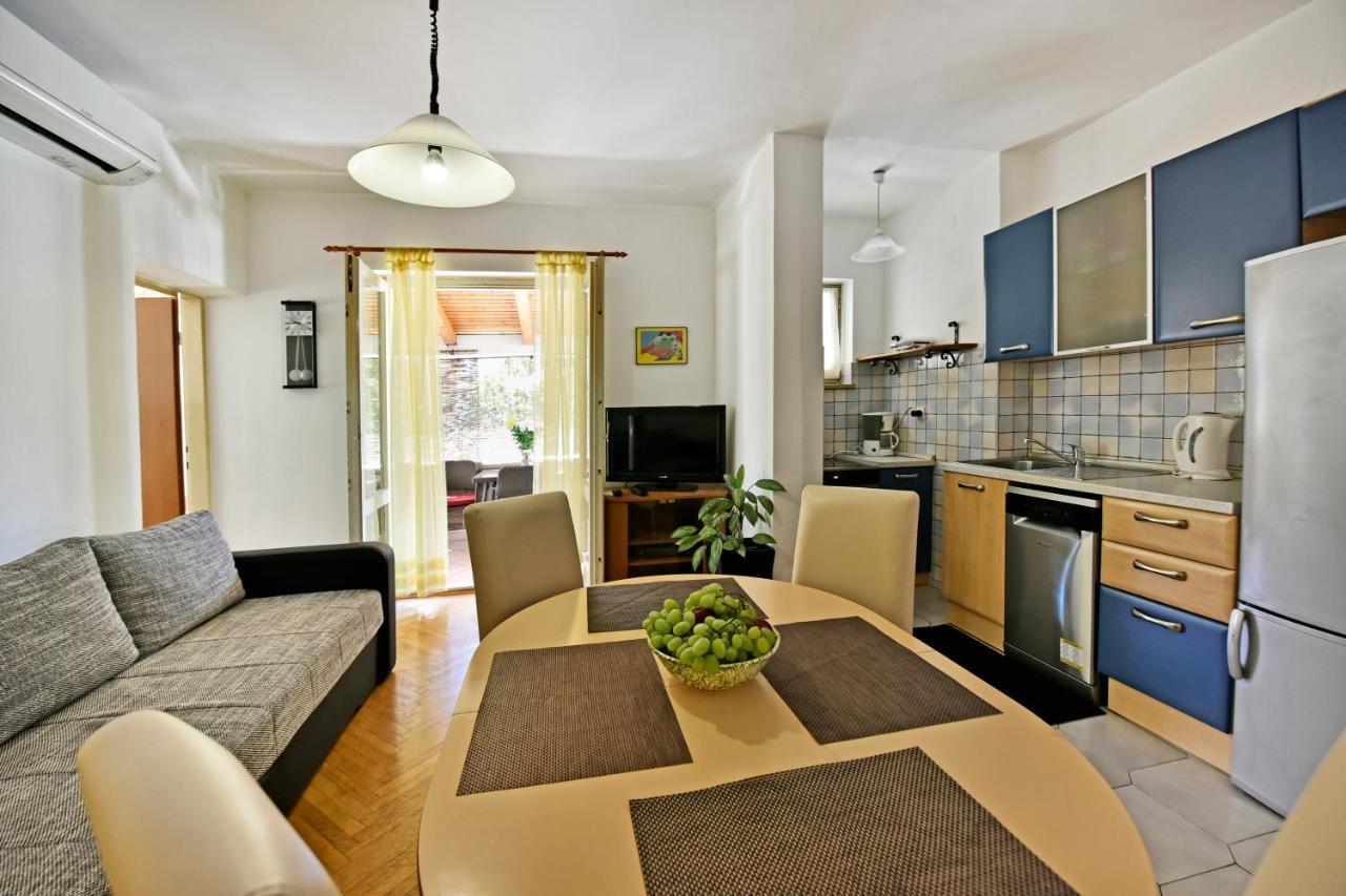 Apartment Nikola Пореч Екстериор снимка